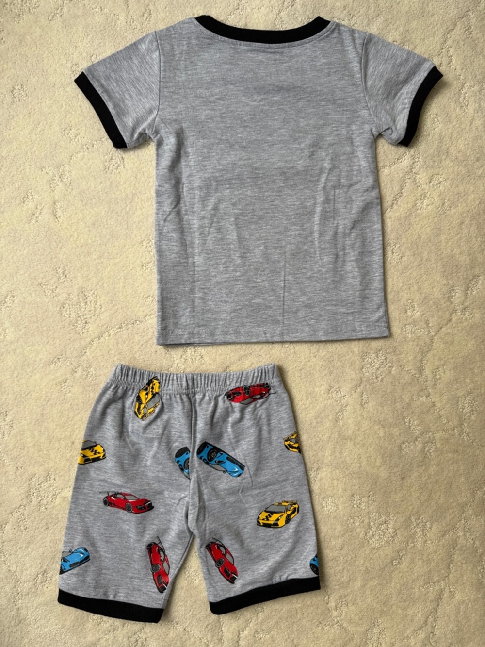 2T Boys Gray Car Print Pajama Set with Red, Yellow & Blue Cars, NWOT - Picture 3 of 3